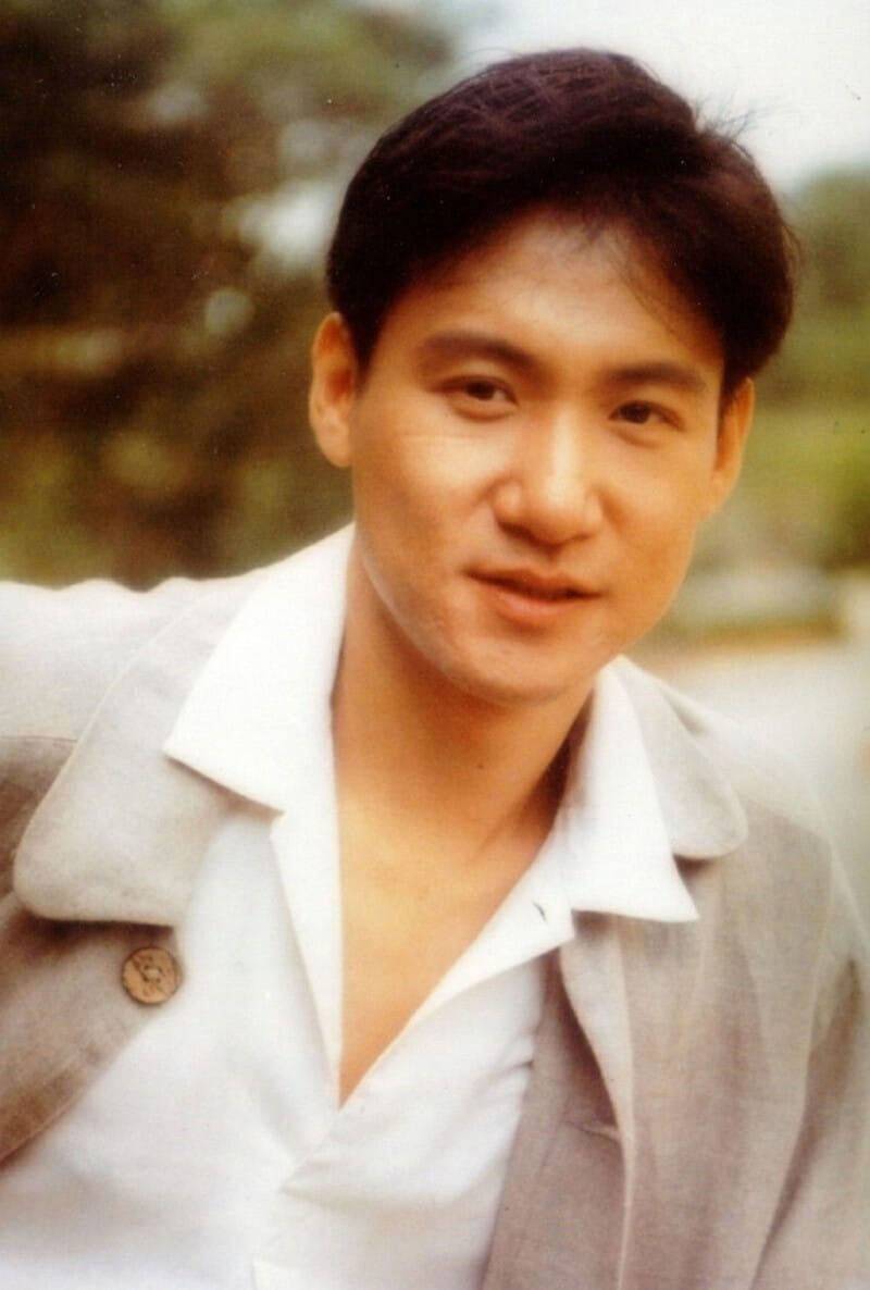 Diễn viên Trương Học Hữu (Jacky Cheung) với biểu cảm kinh điển trong phim "Vượng Giác Ca Môn"