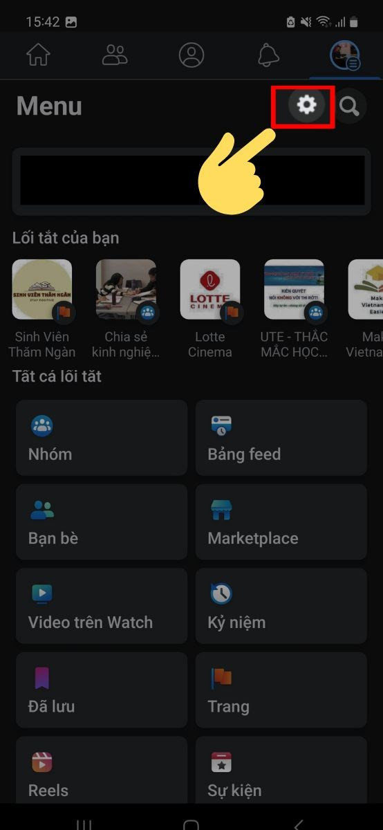 Chọn biểu tượng cài đặt trong ứng dụng Facebook trên điện thoại