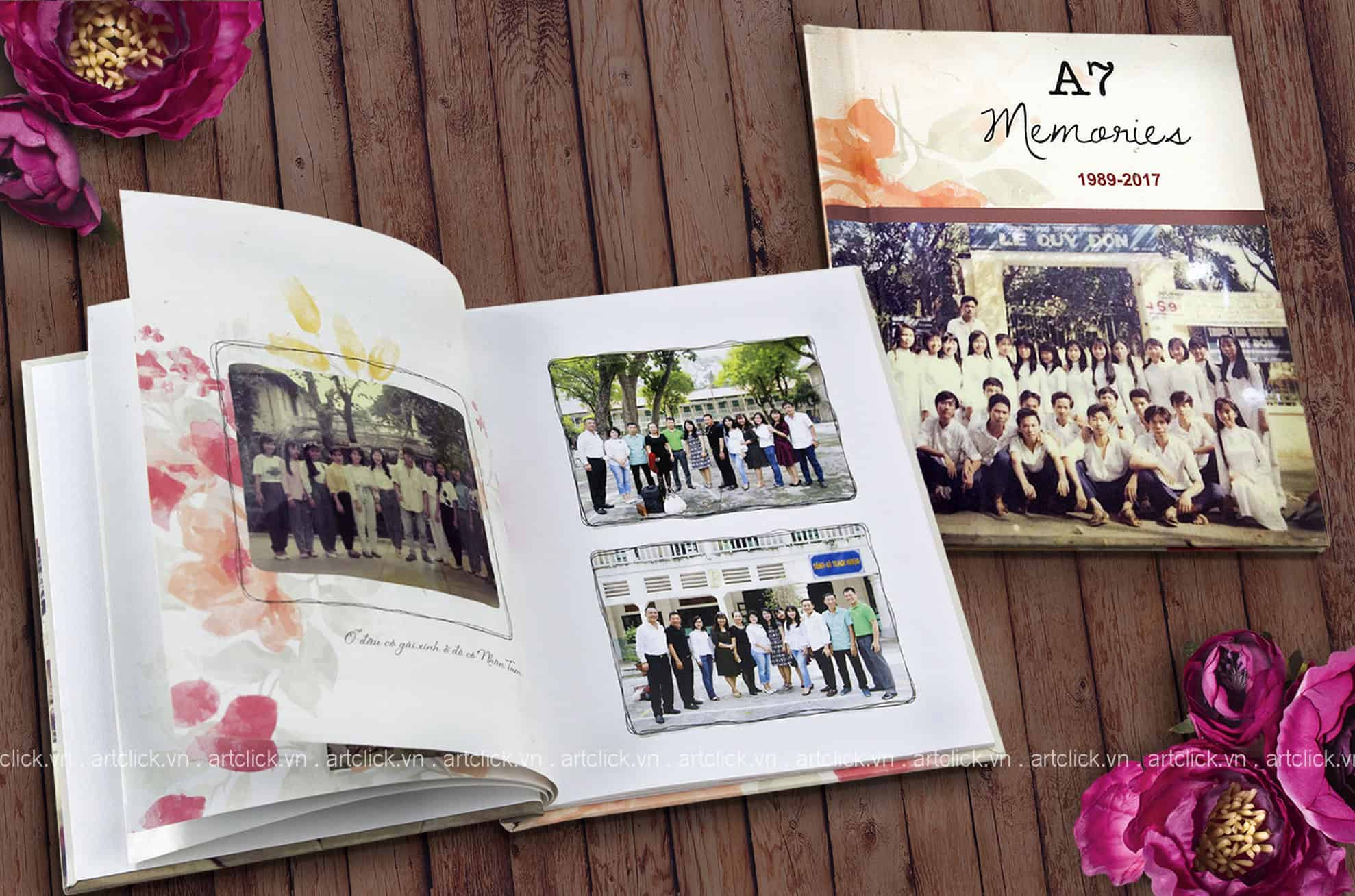Cuốn photobook kỷ yếu thành phẩm với bìa cứng và hình ảnh sắc nét