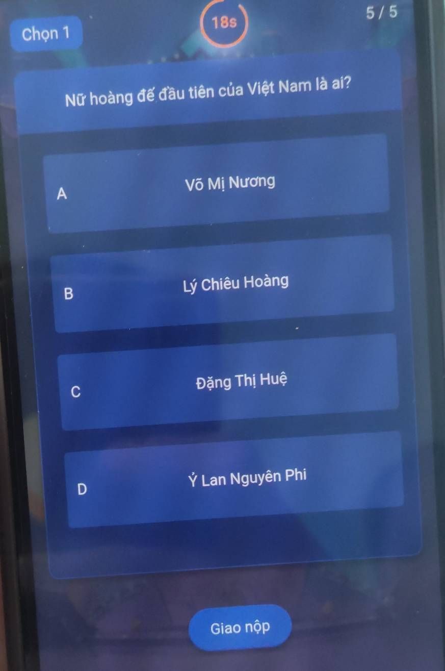 Đề trắc nghiệm: Nữ hoàng đế đầu tiên của Việt Nam là ai, với bốn phương án A, B, C, D
