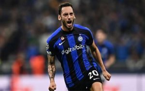 Hakan Calhanoglu là bộ não thiên tài trong lối chơi của Inter Milan