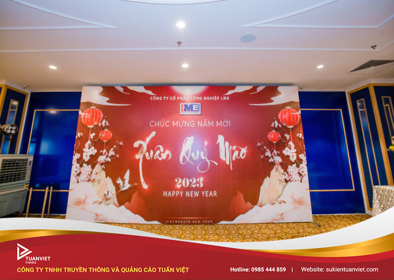 Backdrop tiệc tất niên