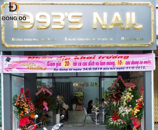 Mẫu băng rôn khai trương với tông màu hồng pastel nhẹ nhàng