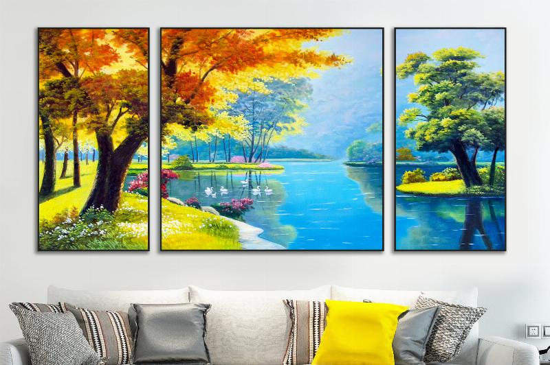 Bộ ba bức tranh ô vuông tối giản treo đối xứng trong phòng làm việc