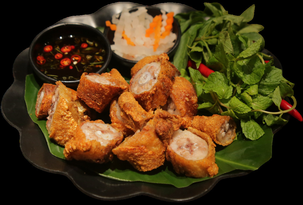 Món đuôi heo da giòn với phần da vàng ruộm, phồng đều đẹp mắt