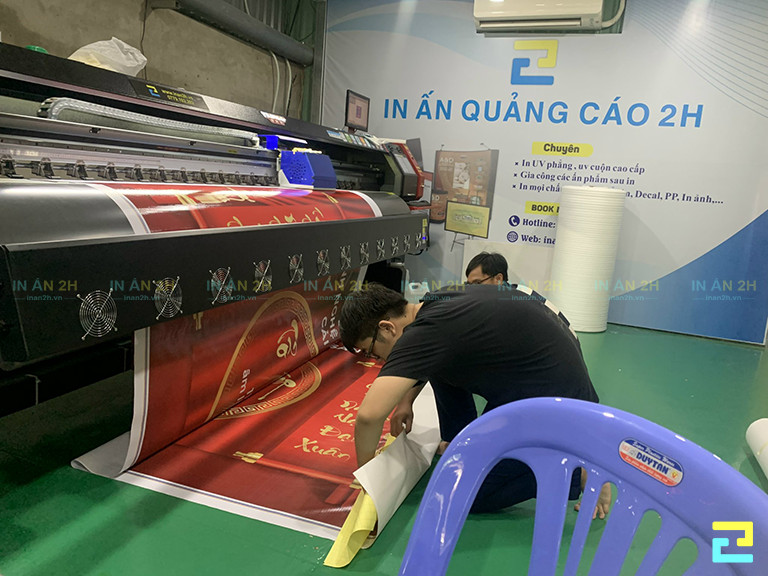 Việc tiết kiệm chi phí bằng cách sử dụng bạt quá mỏng có thể gây ra những sự cố không đáng có trong sự kiện