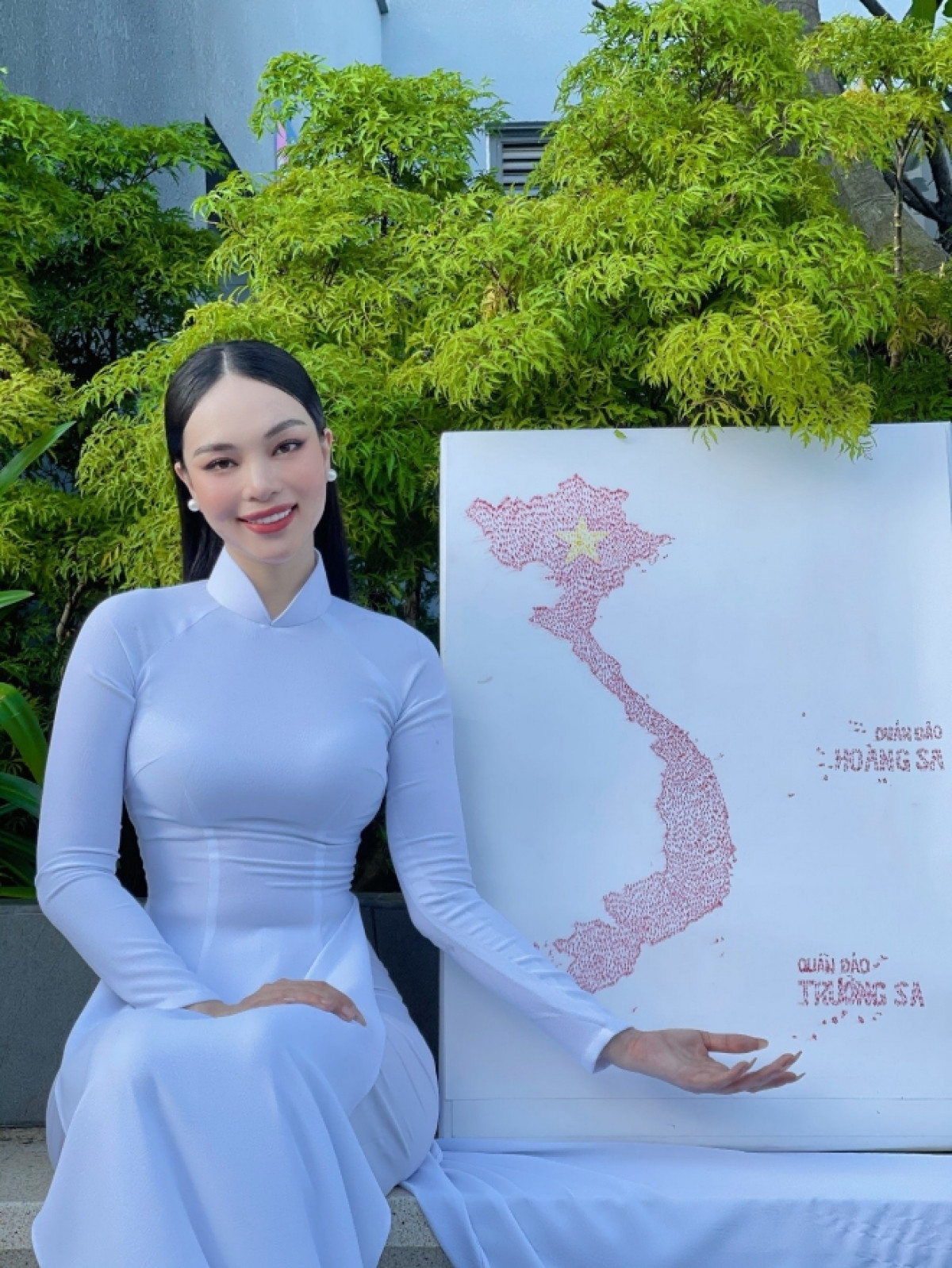 Bức tranh bản đồ Việt Nam đầy tự hào của Hoàng Hương Ly