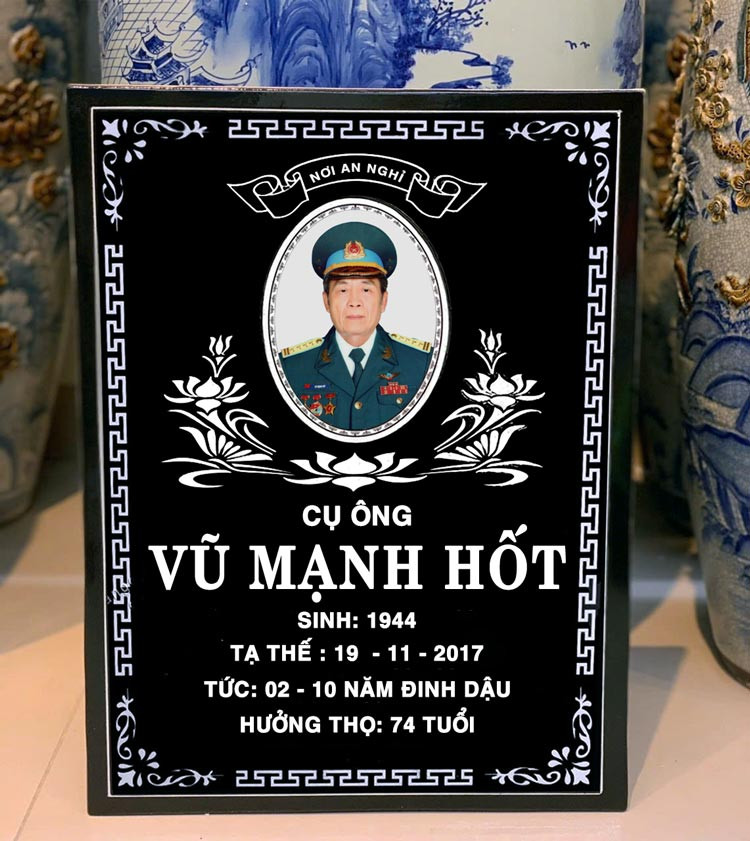 Mẫu bia mộ nền đen có ảnh