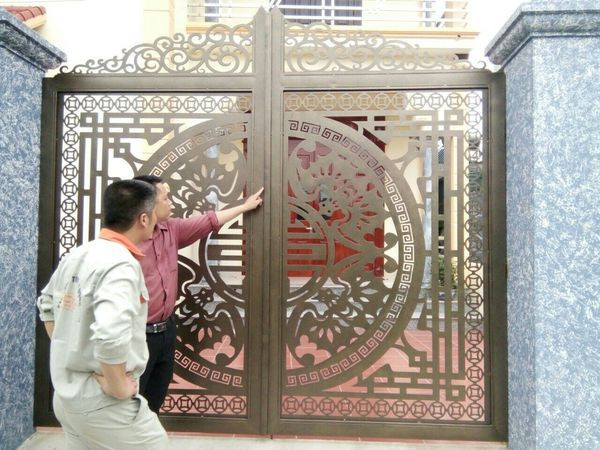 Mẫu cổng CNC đẹp với hoa văn tinh xảo
