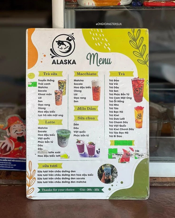 Menu quán trà sữa ăn vặt với thiết kế đầy màu sắc