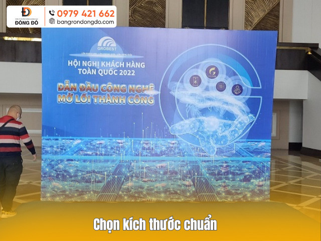 Chọn kích thước phông bạt hội nghị phù hợp