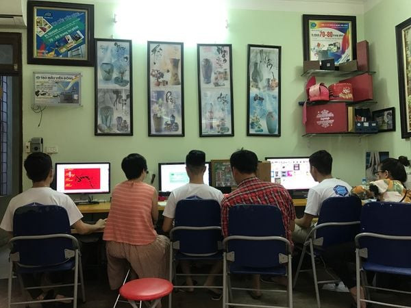 Một bộ sưu tập các mẫu card visit được in nhanh với nhiều kiểu dáng và chất liệu khác nhau