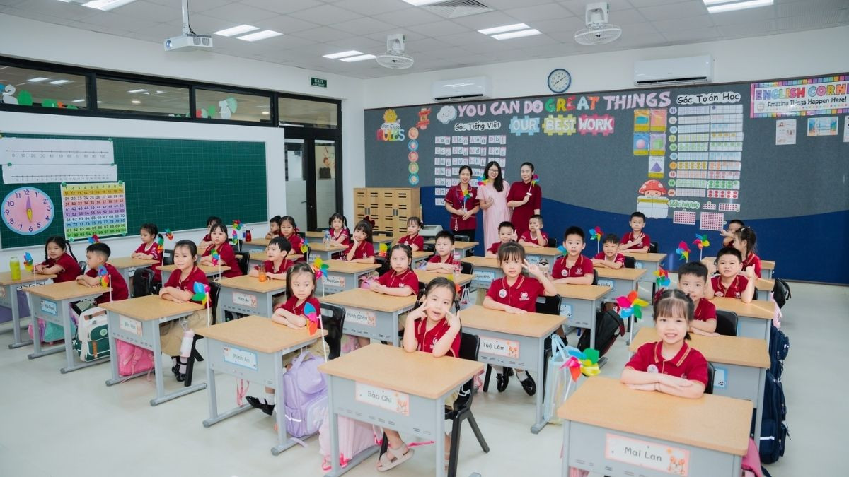 Mẫu trang trí lớp học tiểu học