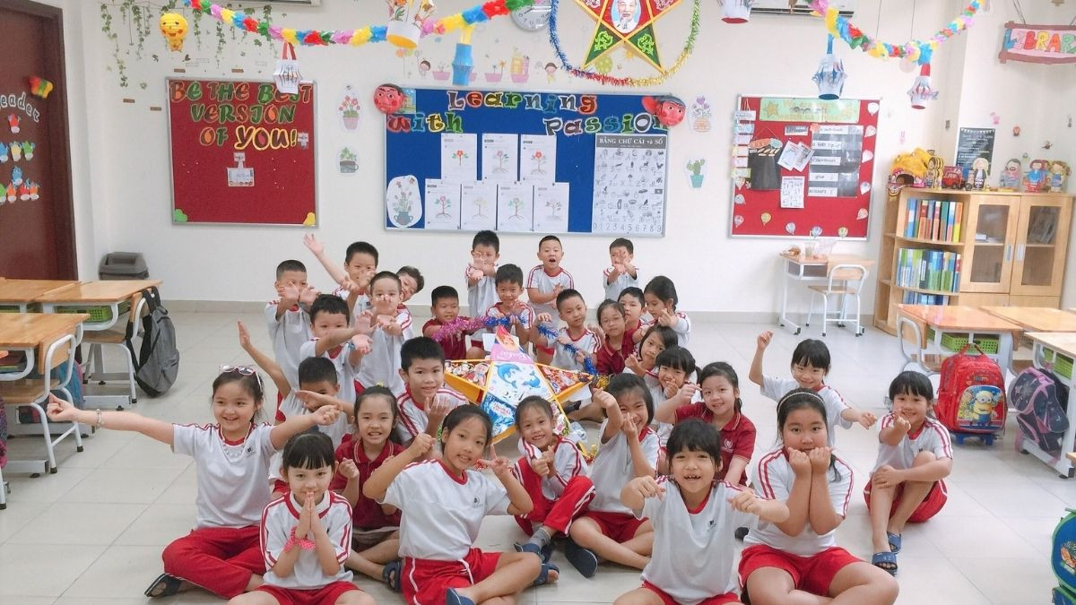 Mẫu trang trí lớp học tiểu học cute